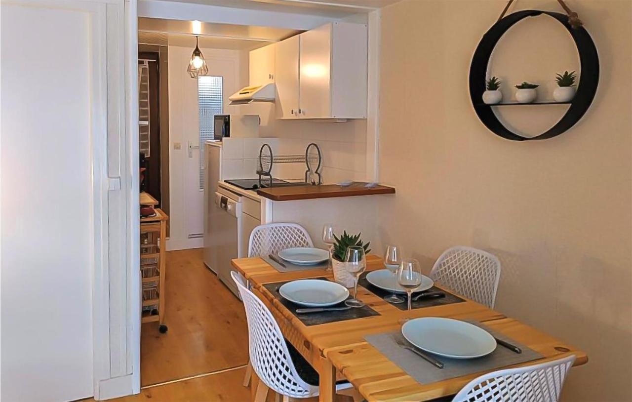 1 Bedroom Lovely Apartment In Grandcamp-Maisy Eksteriør billede