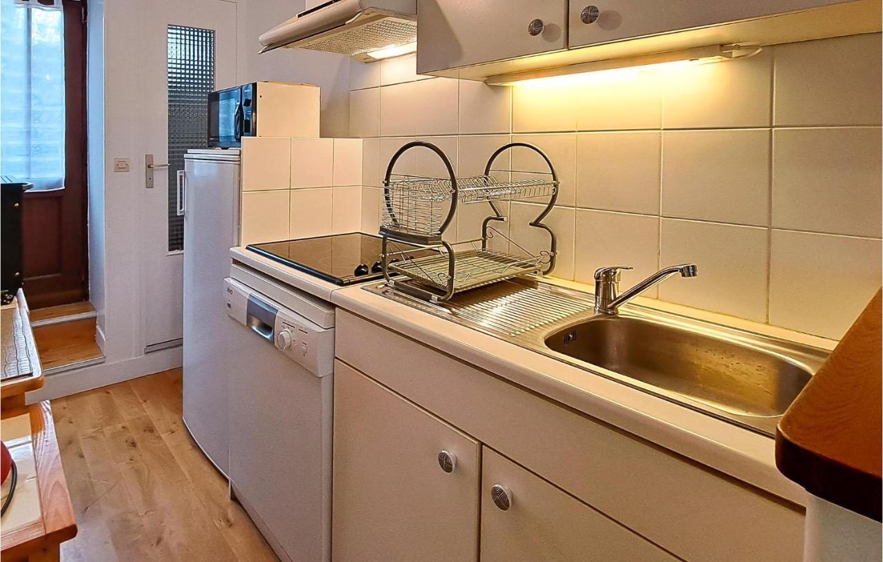 1 Bedroom Lovely Apartment In Grandcamp-Maisy Eksteriør billede